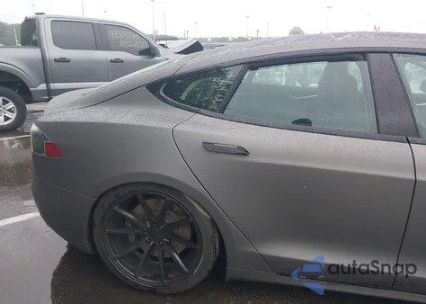 2013 Tesla Model S из США, поврежденный, VIN 5YJSA1DN4DFP09961